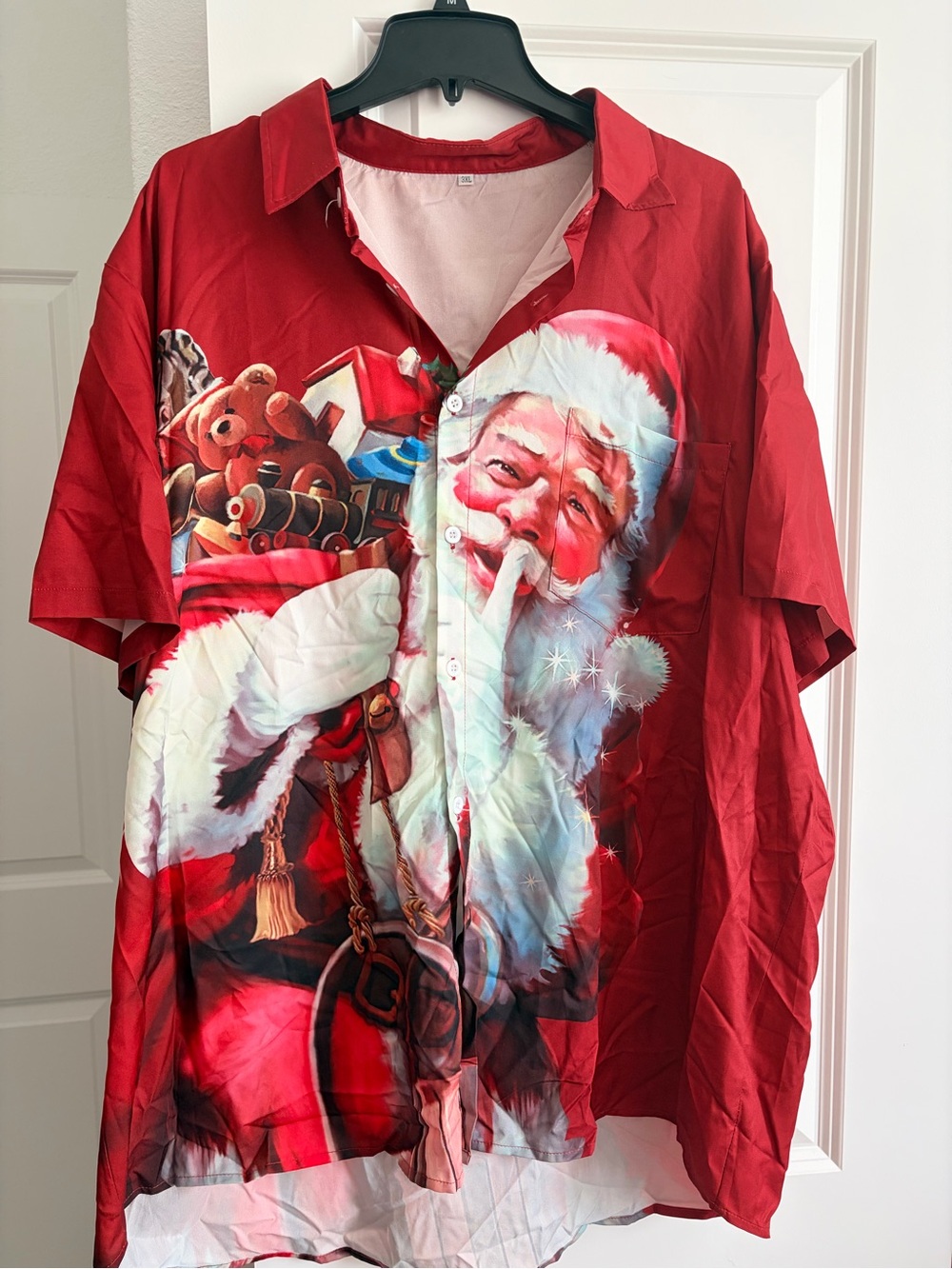 Men’s Red Santa Graphic Short Sleeve Button Down